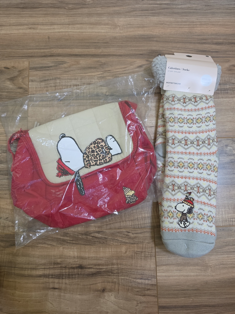 New Peanuts Women'secret Lunch Bag + Peanuts Winter Socks